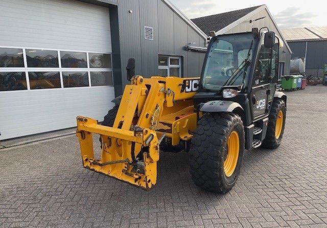 jcb